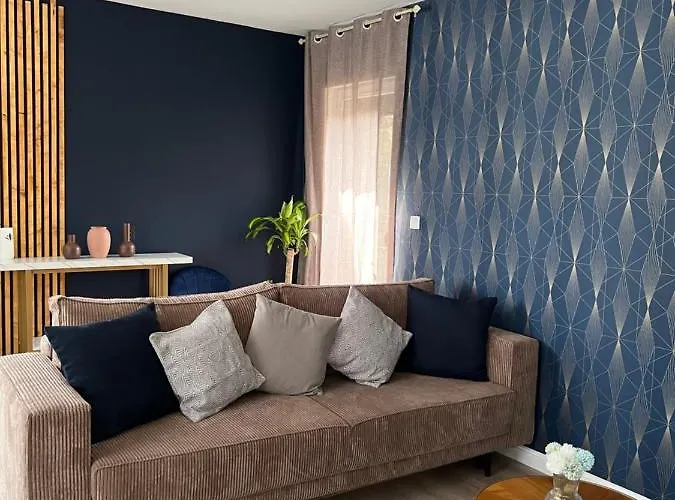 Le Saphir De Calais - Chic Et Elegant