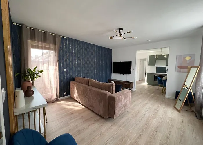 Le Saphir De Calais - Chic Et Elegant